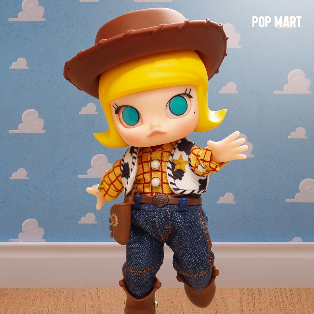 POP MART KOREA, MOLLY Woody Action Figure - 몰리 X 토이스토리 우디 보안관 BJD